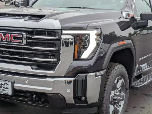 2025 GMC Sierra 2500HD 4WD Crew Cab Standard Bed SLT