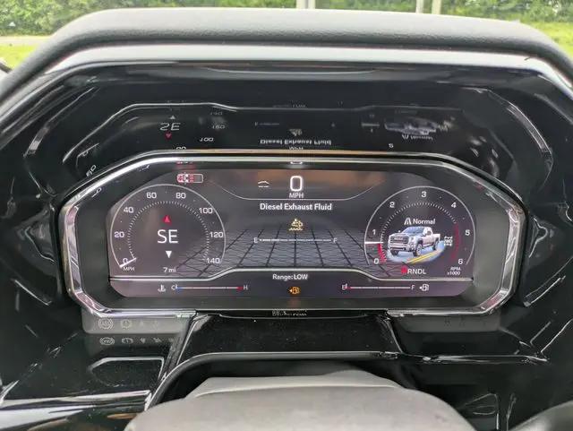 2025 GMC Sierra 2500HD 4WD Crew Cab Standard Bed SLT