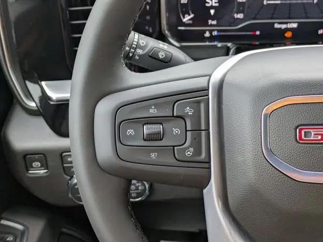 2025 GMC Sierra 2500HD 4WD Crew Cab Standard Bed SLT