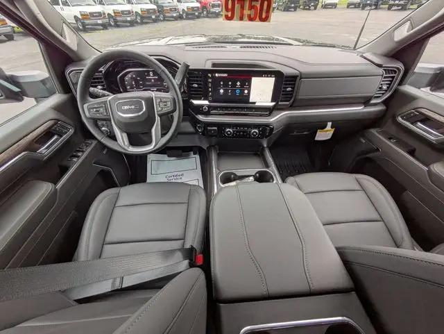 2025 GMC Sierra 2500HD 4WD Crew Cab Standard Bed SLT
