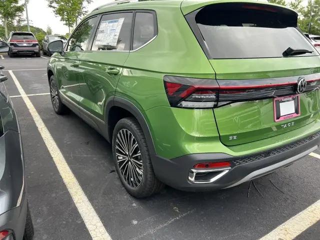 2025 Volkswagen Taos 1.5T SE