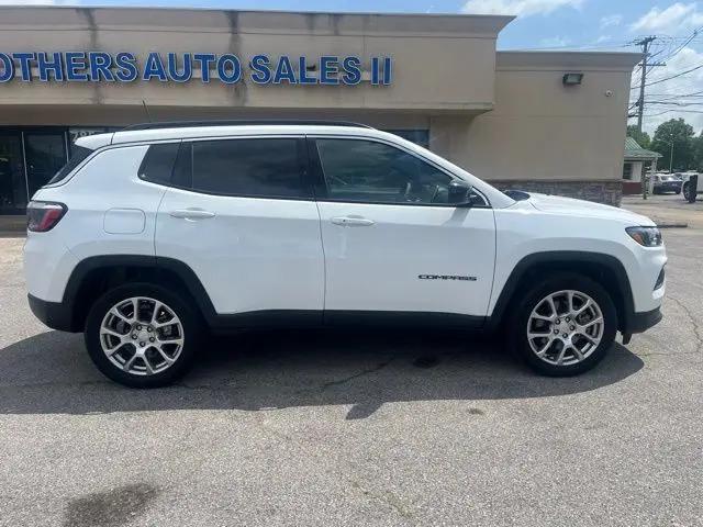 2023 Jeep Compass Latitude Lux FWD