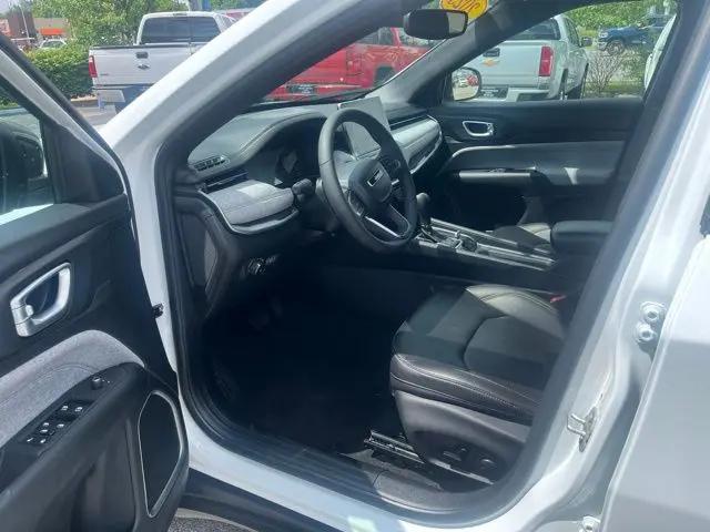2023 Jeep Compass Latitude Lux FWD