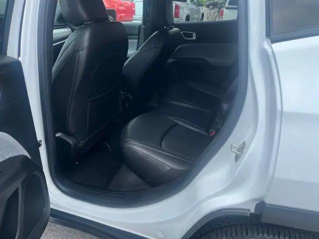 2023 Jeep Compass Latitude Lux FWD