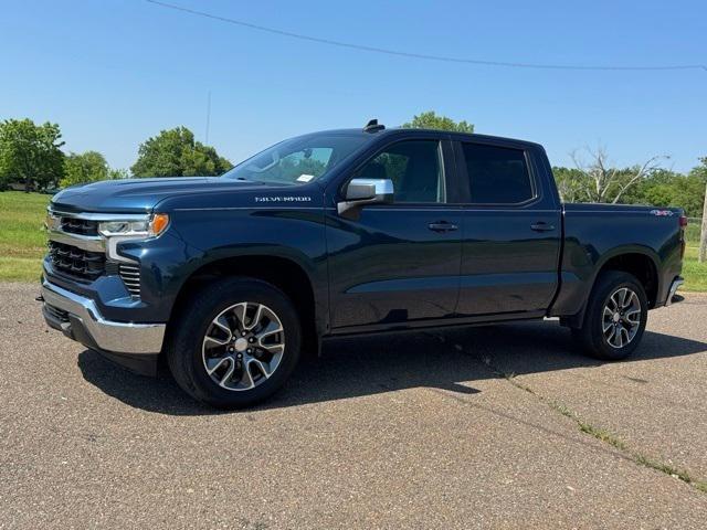 2022 Chevrolet Silverado 1500 4WD Crew Cab Short Bed LT with 2FL