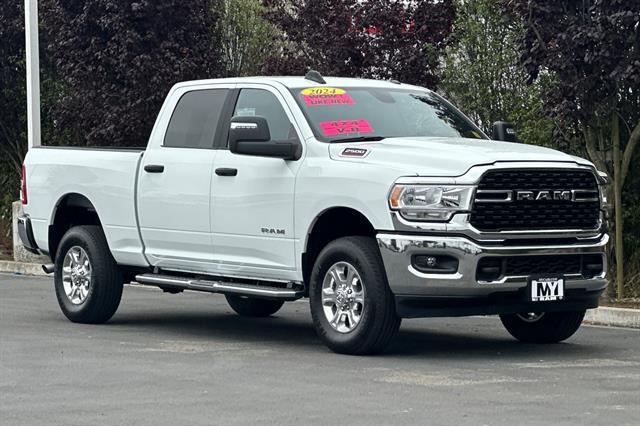 2024 RAM 2500 Big Horn Crew Cab 4x4 64 Box
