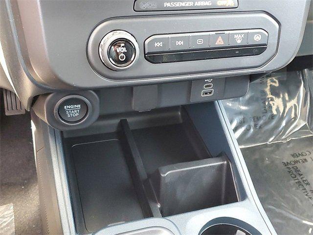 2025 Ford Maverick Lobo Standard