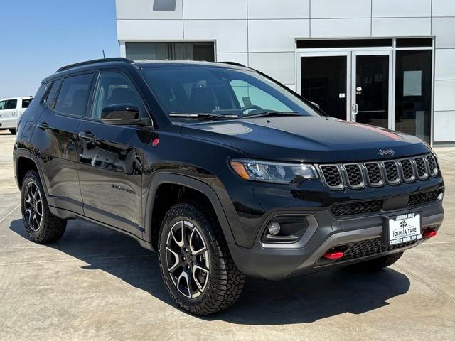 2025 Jeep Compass COMPASS TRAILHAWK 4X4