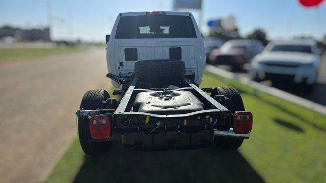 2025 RAM Ram 3500 Chassis Cab RAM 3500 TRADESMAN CREW CAB CHASSIS 4X4 60 CA