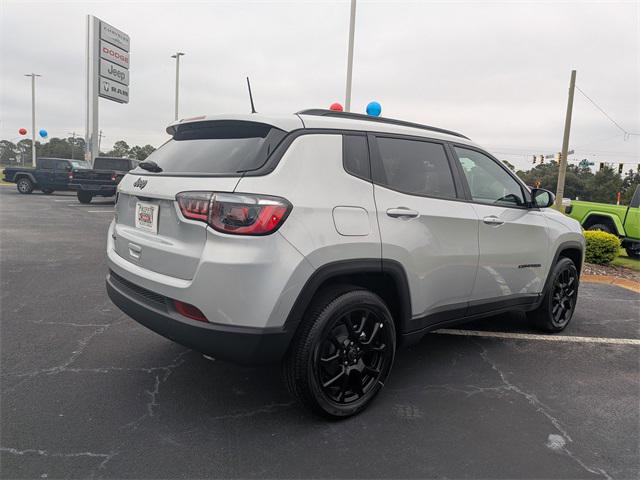 2025 Jeep Compass COMPASS LATITUDE 4X4
