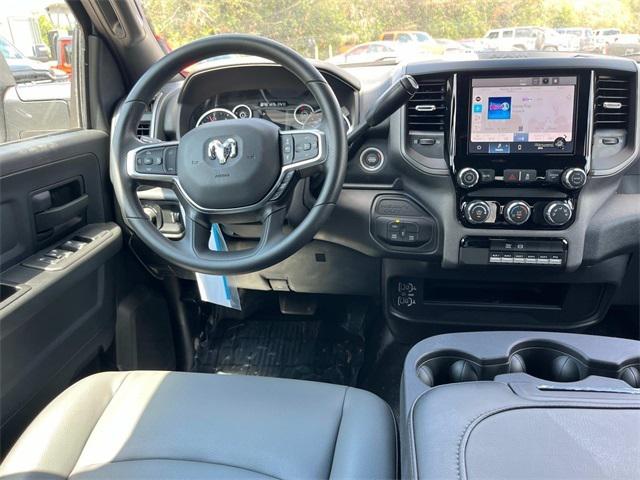 2025 RAM Ram 5500 Chassis Cab RAM 5500 TRADESMAN CHASSIS CREW CAB 4X4 84 CA 2025 RAM Ram 5500 Chassis Cab RAM 5500 TRADESMAN CHASSIS CREW CAB 4X4 84 CA