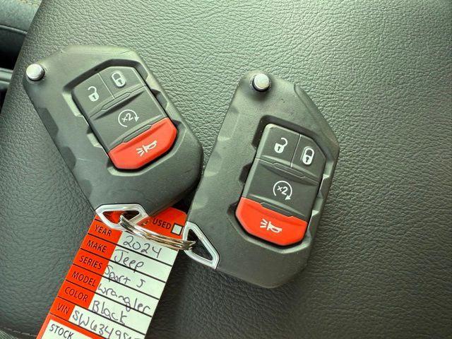 2025 Jeep Wrangler 4-Door Summit 4x4