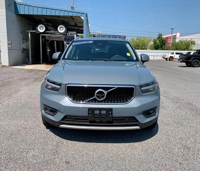 2022 Volvo XC40 T5 Momentum