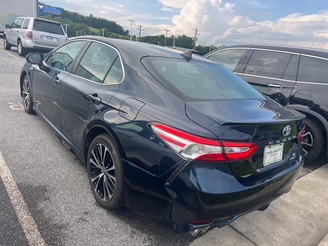 2020 Toyota Camry SE Hybrid