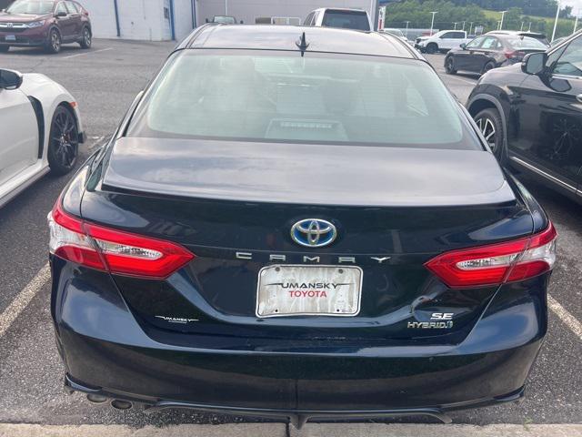 2020 Toyota Camry SE Hybrid