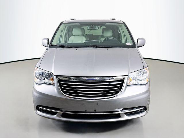 2016 Chrysler Town and Country Touring