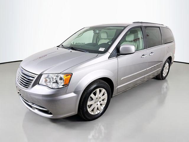 2016 Chrysler Town and Country Touring
