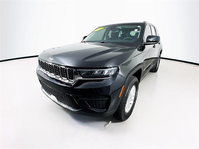 2023 Jeep Grand Cherokee Laredo 4x2