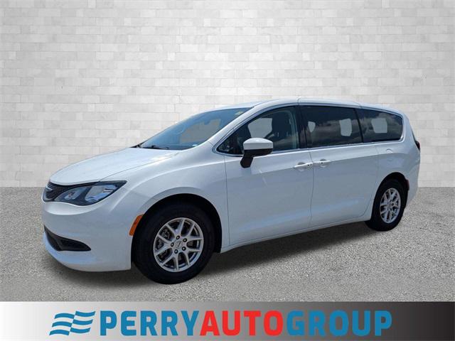 2022 Chrysler Voyager LX
