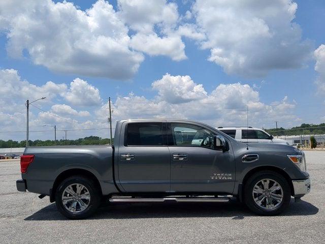 2017 Nissan TITAN SL