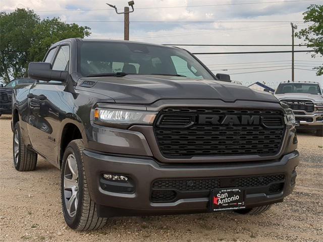 2025 RAM Ram 1500 RAM 1500 TRADESMAN QUAD CAB 4X2 64 BOX