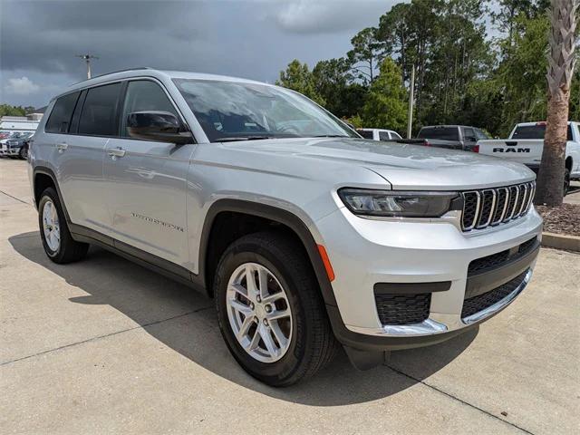 2023 Jeep Grand Cherokee L Laredo 4x4