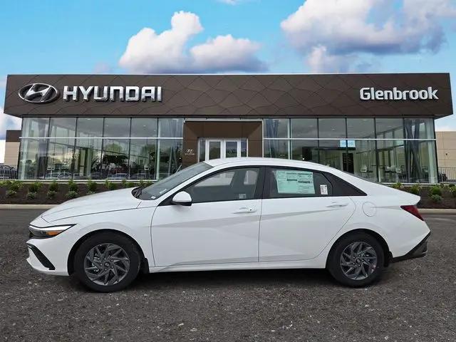 2025 Hyundai Elantra Hybrid Blue for sale in Fort Wayne, IN