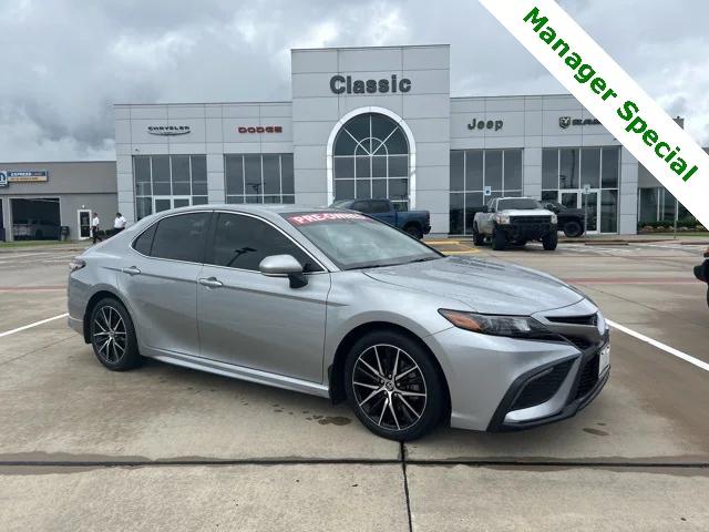 2024 Toyota Camry Hybrid SE