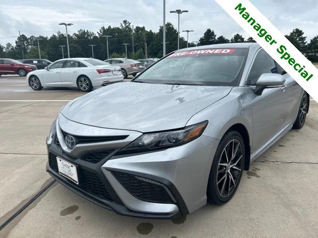 2024 Toyota Camry Hybrid SE