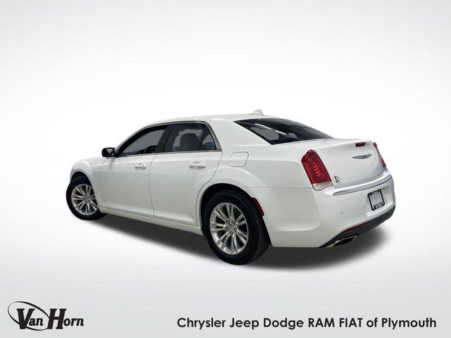 2021 Chrysler 300 Touring L