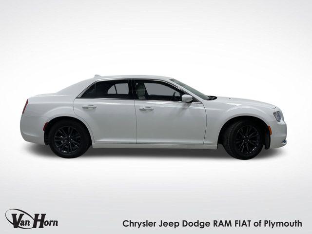 2021 Chrysler 300 Touring L