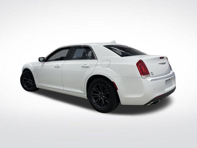 2021 Chrysler 300 Touring L