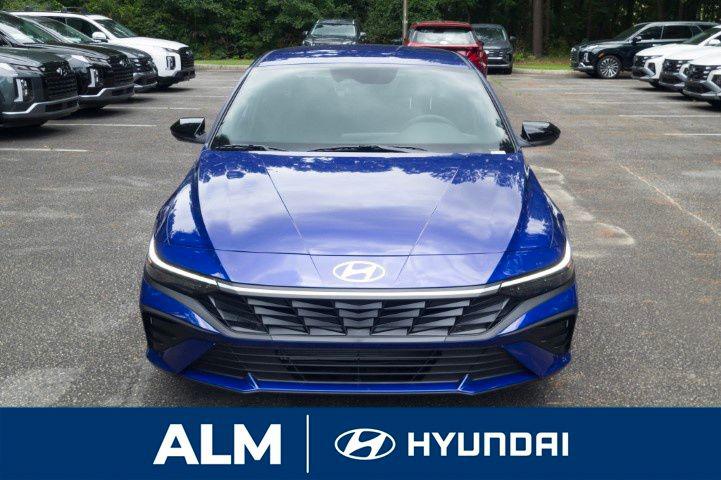2025 Hyundai Elantra SEL Sport photo 2