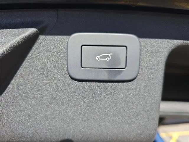 2025 Land Rover Discovery Sport S
