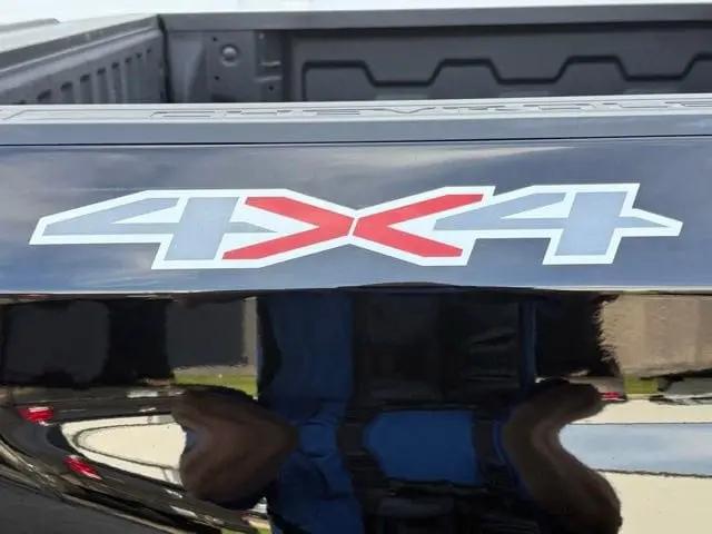 2024 Chevrolet Silverado 1500 4WD Crew Cab Short Bed Custom