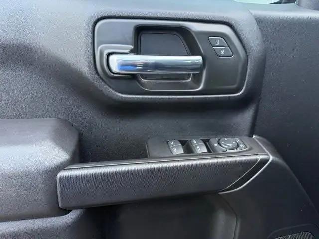 2024 Chevrolet Silverado 1500 4WD Crew Cab Short Bed Custom