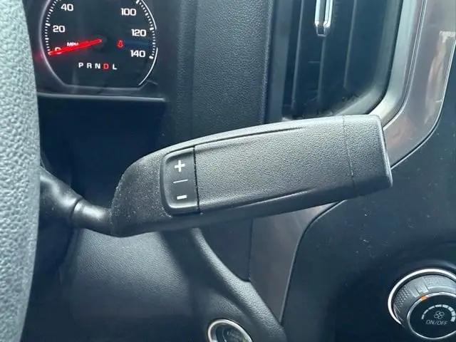 2024 Chevrolet Silverado 1500 4WD Crew Cab Short Bed Custom