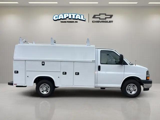 2025 Chevrolet Express Cutaway Work Van