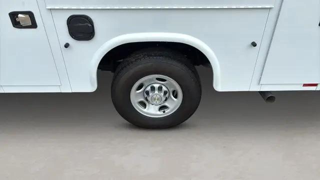 2025 Chevrolet Express Cutaway Work Van