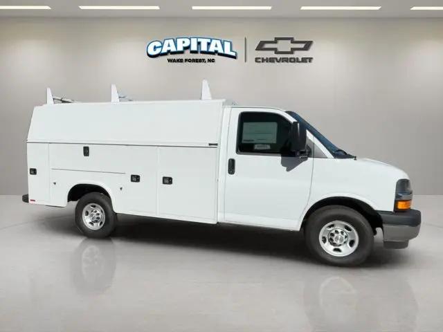 2025 Chevrolet Express Cutaway Work Van