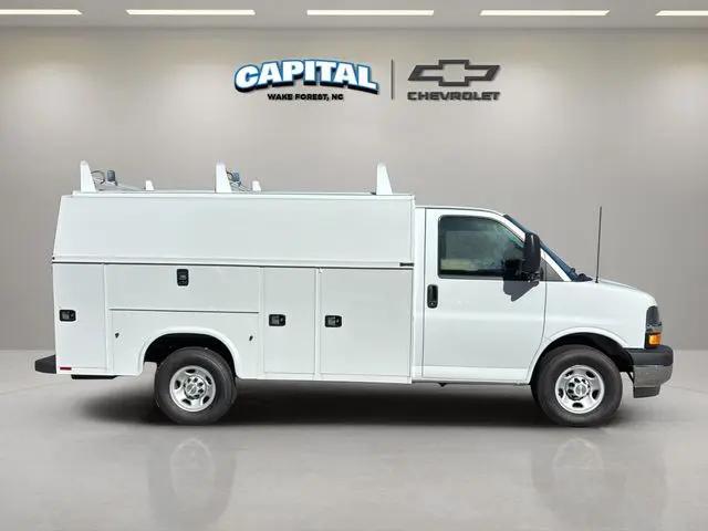 2025 Chevrolet Express Cutaway Work Van