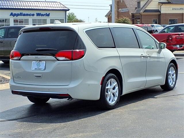 2020 Chrysler Pacifica Touring
