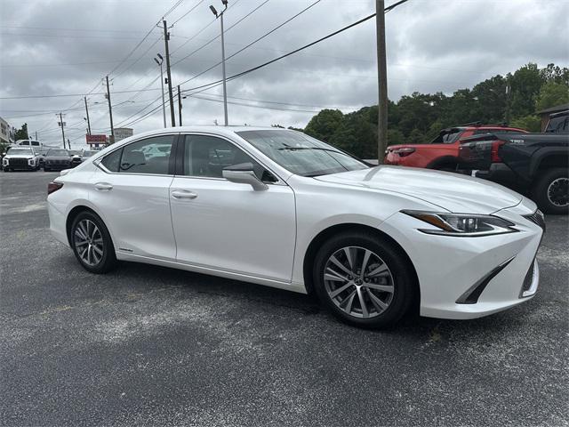 2021 Lexus ES 300h Base