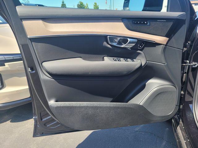 2025 Volvo XC90 B6 Plus 7-Seater
