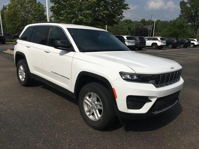 2025 Jeep Grand Cherokee GRAND CHEROKEE LAREDO 4X4