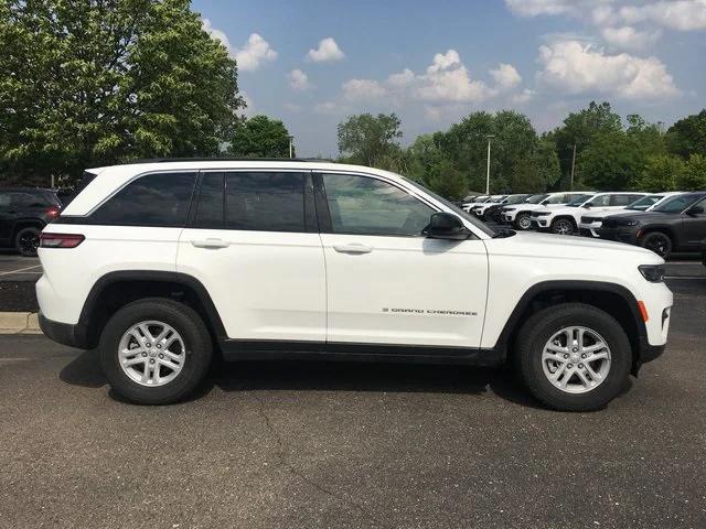 2025 Jeep Grand Cherokee GRAND CHEROKEE LAREDO 4X4