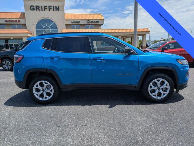 2025 Jeep Compass COMPASS LATITUDE 4X4