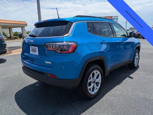 2025 Jeep Compass COMPASS LATITUDE 4X4
