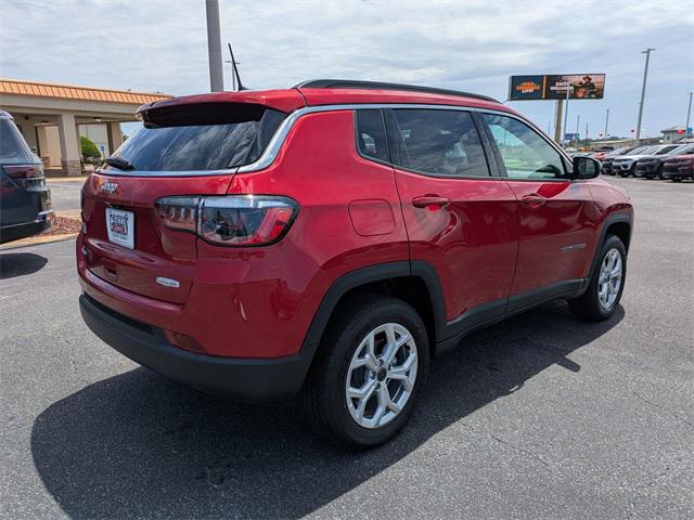 2025 Jeep Compass COMPASS LATITUDE 4X4