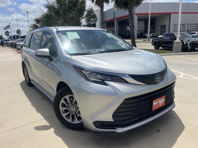 2021 Toyota Sienna LE